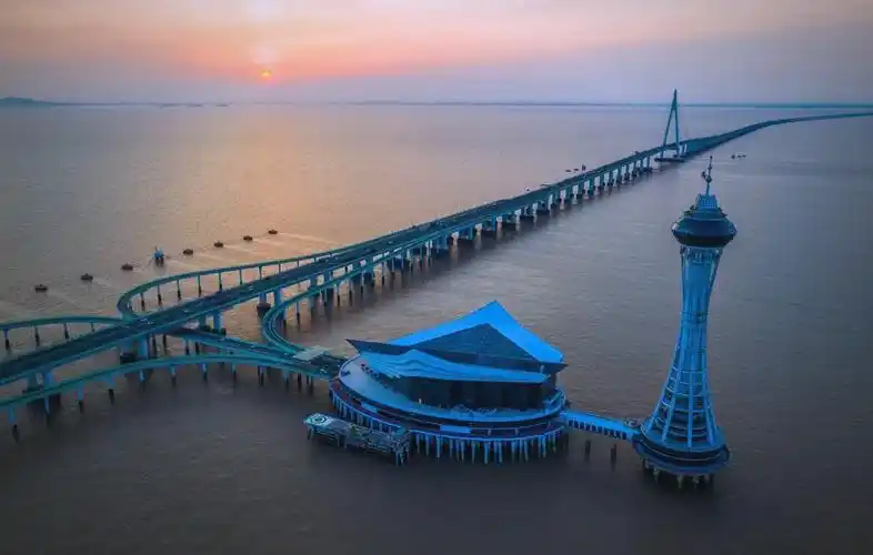 杭州湾智慧通道：数字化建模如何破解跨海大桥建设难题？